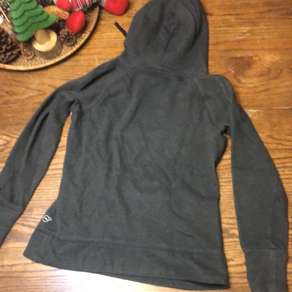 EUC Puma Warm Cell hoodie - Picture 6 of 9